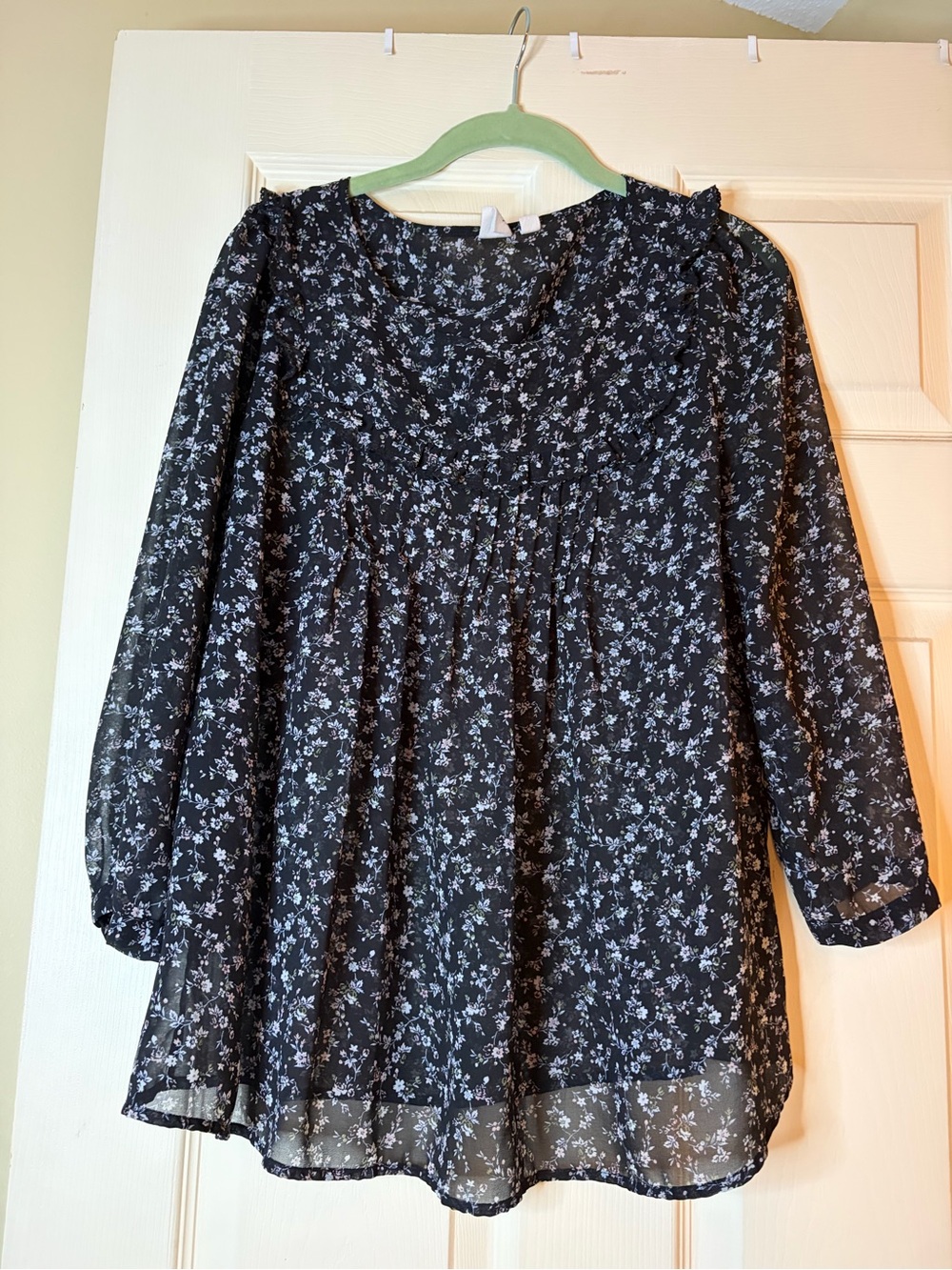 GAP Black Floral Long-Sleeve Peasant Blouse